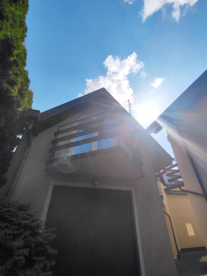 Apartamento Dom Na Zaciszu Varsovia Exterior foto